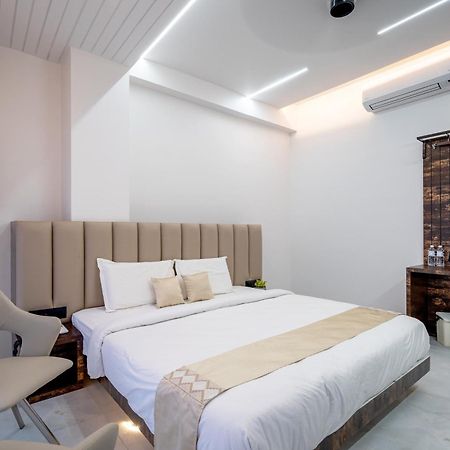 Hotel Darshan Executive Tuljapur Kültér fotó