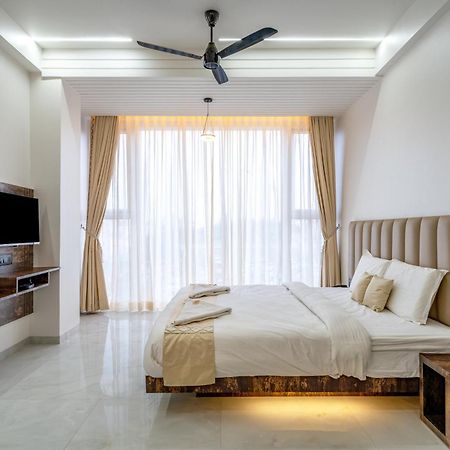 Hotel Darshan Executive Tuljapur Kültér fotó
