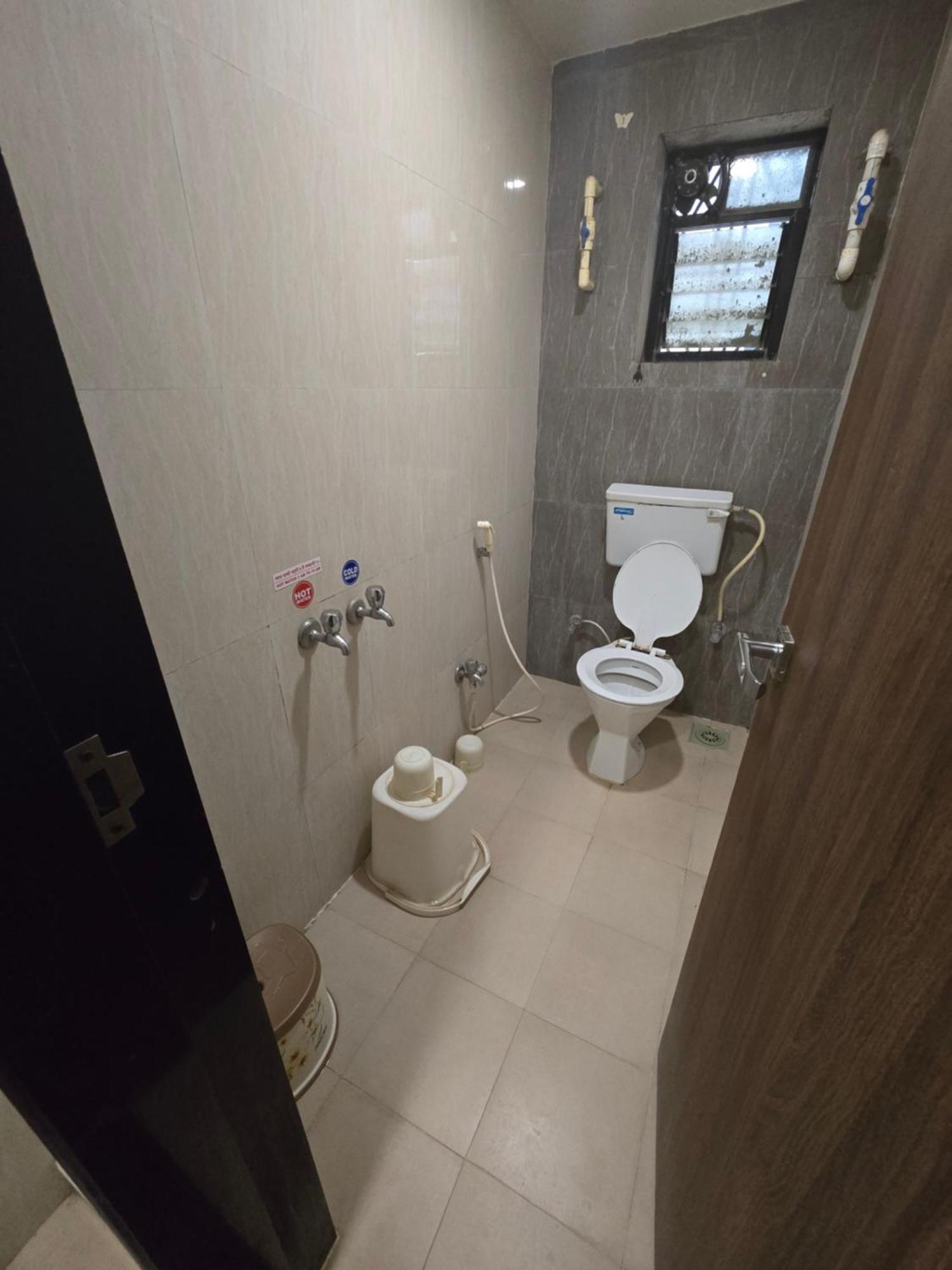 Hotel Darshan Executive Tuljapur Kültér fotó