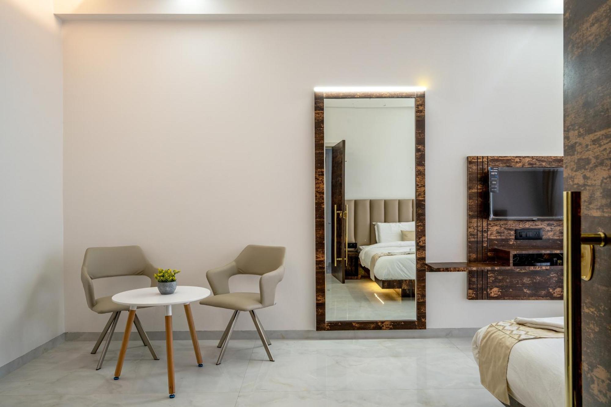 Hotel Darshan Executive Tuljapur Kültér fotó