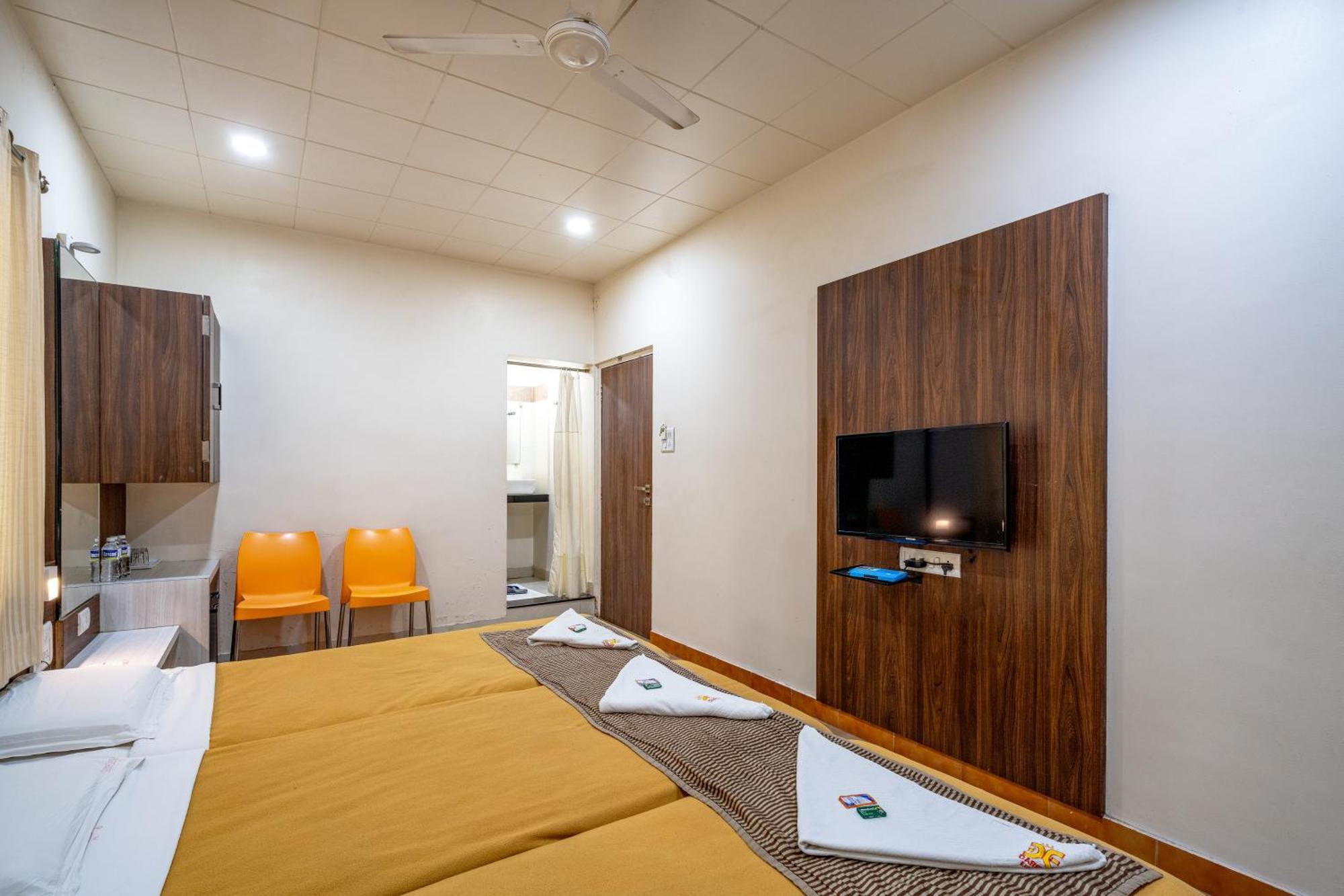 Hotel Darshan Executive Tuljapur Kültér fotó