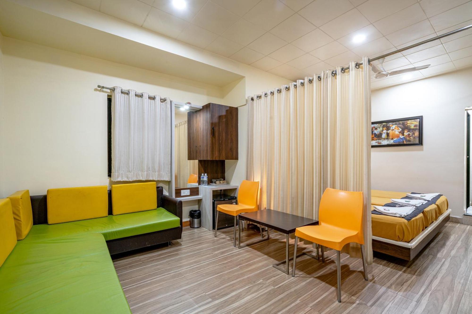 Hotel Darshan Executive Tuljapur Kültér fotó