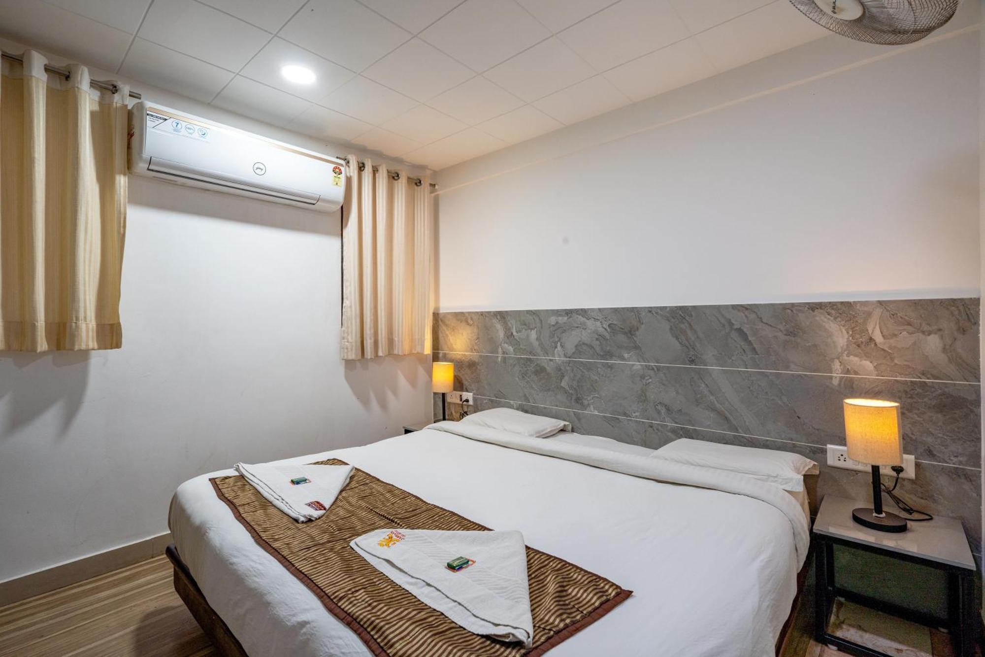 Hotel Darshan Executive Tuljapur Kültér fotó
